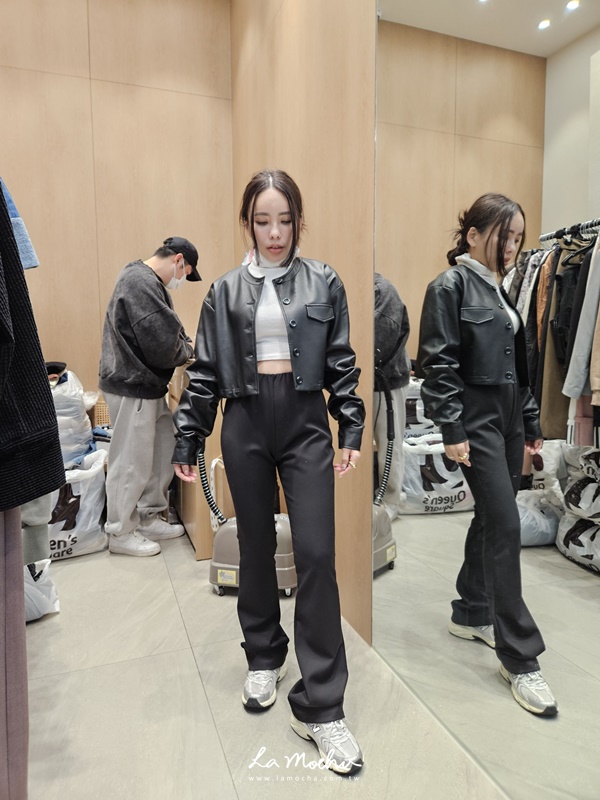 (限量商品)假口袋圓領皮革外套